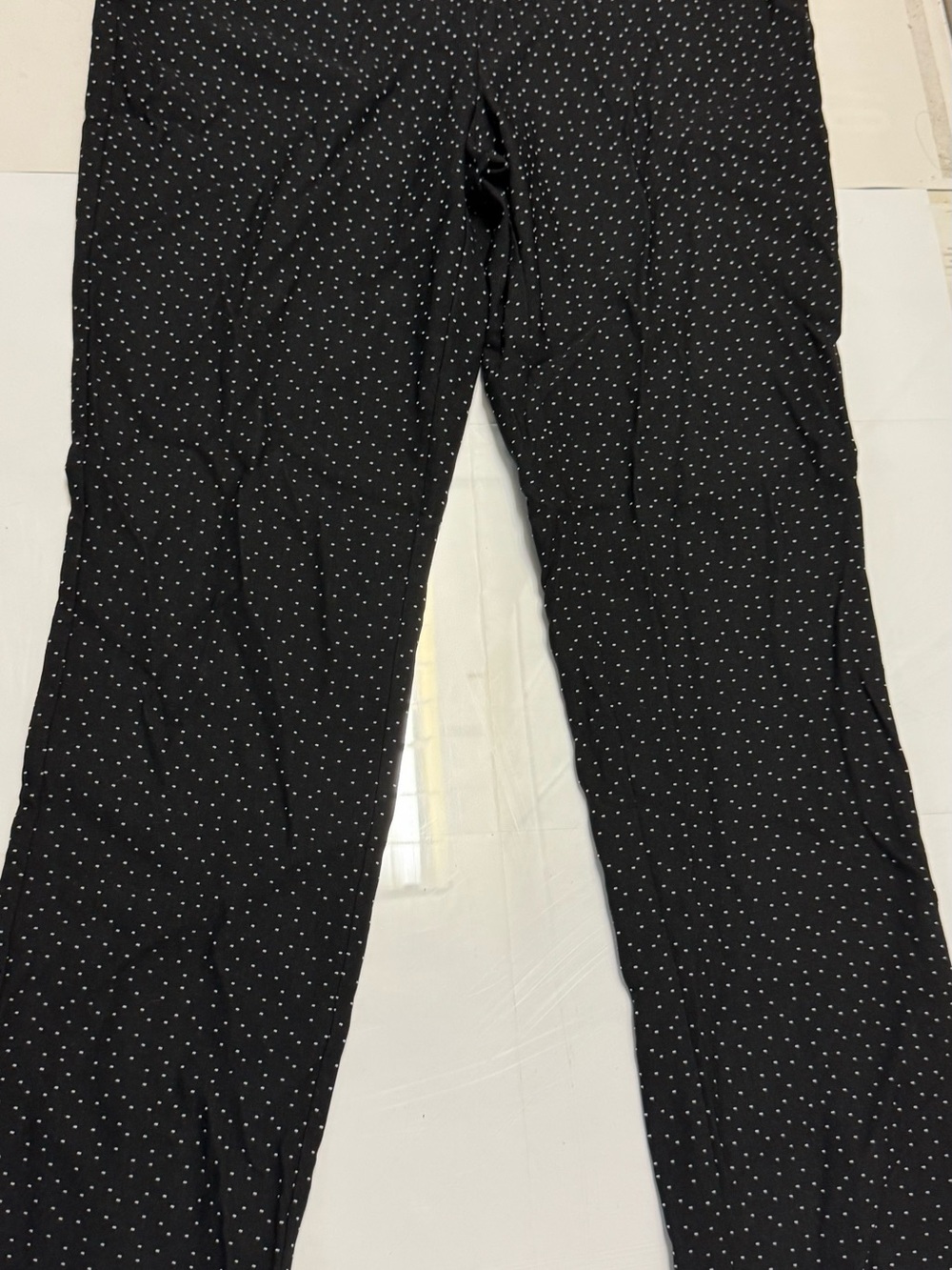 Anne Klein Women’s Black Skinny Pants with White Polka Dots size 8